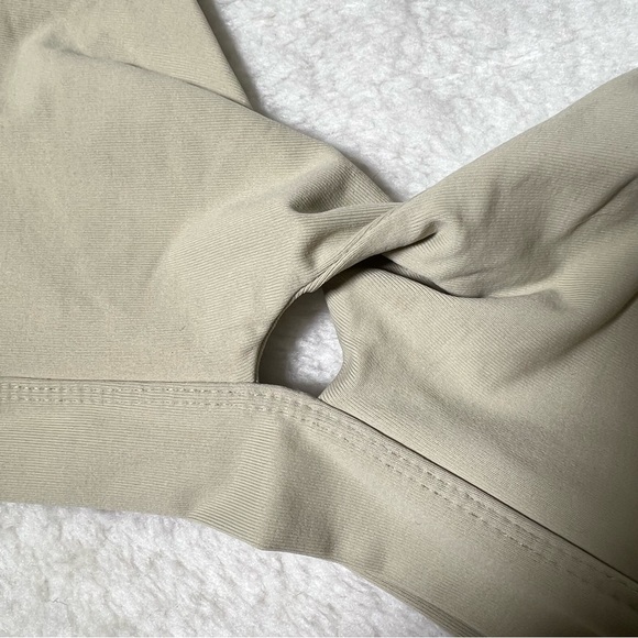 Hackwith Design House HDH Beige Twist Bikini Top - Picture 4 of 9